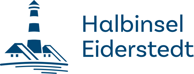 Dunkelblaues Logo: stilisierter Leuchtturm mit zwei Häusern auf einem Deich; rechts der Schriftzug „Halbinsel Eiderstedt“.